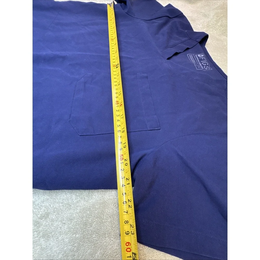FIGS Men's Chisec Scrub Top Shirt MEDIUM navy Medical Three-Pocket TM-3000 tech